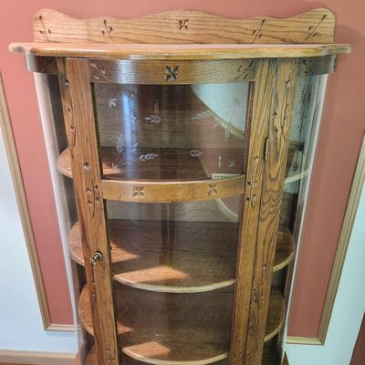 Vintage Bow Front Curio Cabinet 4 Shelves Etched Glass 35x17x62