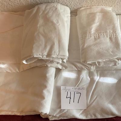 2 Queen Flat Sheets and Pillow Cases