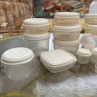 RUBBERMAID FOOD STORAGE CONTAINERS