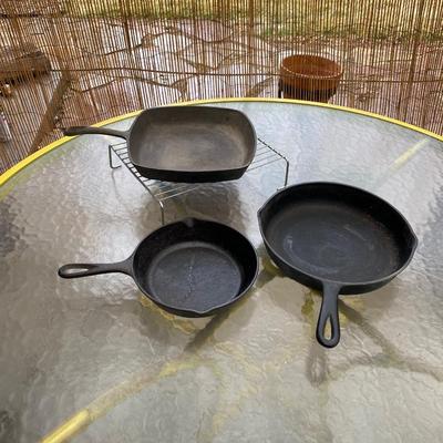 CAST IRON SKILLETS