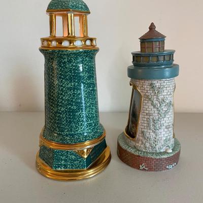 Lot of Two Lighthouses - Thomas Kinkade