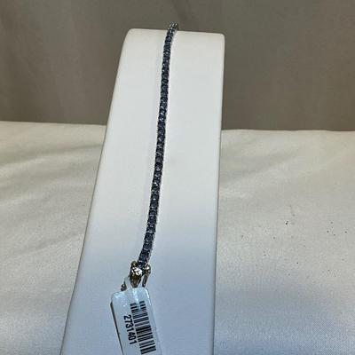 Beautiful lavender stone bracelet, 7.5in