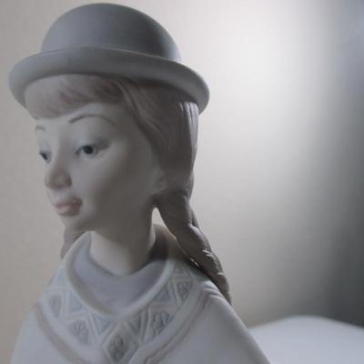 Lladro Porcelain Figurine Peruvian Girl Woman with Baby 4822