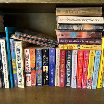 LARGE VARIETY OF BOOKS (1)