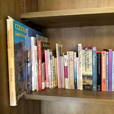 LARGE VARIETY OF BOOKS (5)