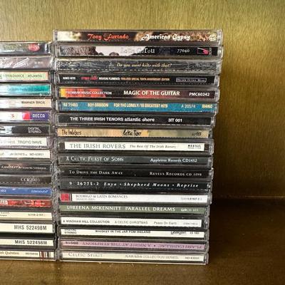 ASSORTMENT OF MUSIC ON CD'S
