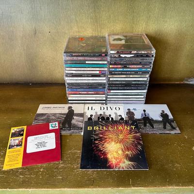 ASSORTMENT OF MUSIC ON CD'S