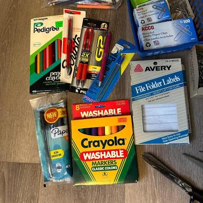 ASSORTMENT OF OFFICE/SCHOOL SUPPLIES