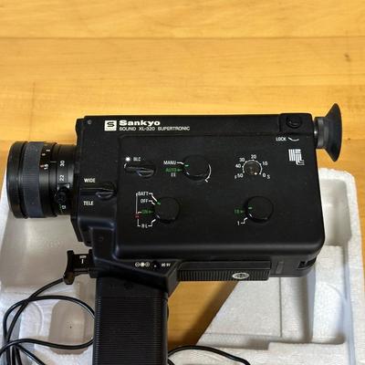 SANKYO SOUND XL-320 SUPERTRONIC MOVIE CAMERA
