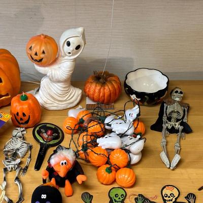 HALLOWEEN DECORATIONS