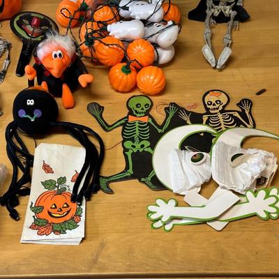 HALLOWEEN DECORATIONS