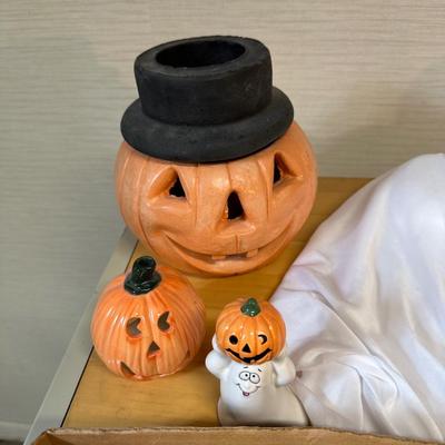 HALLOWEEN DECORATIONS