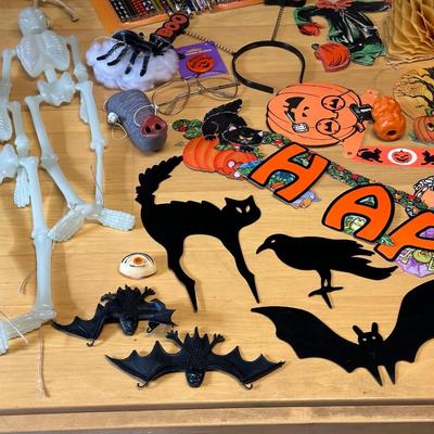 HALLOWEEN DECORATIONS
