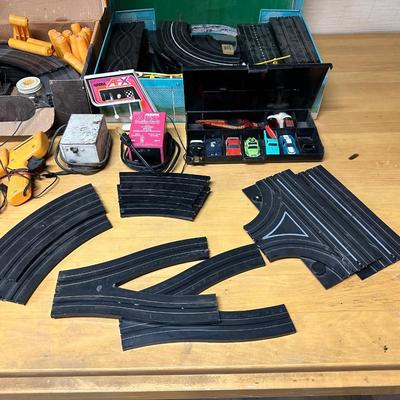 AURORA AFX VINTAGE TOY RACE CARS & TRACK