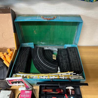 AURORA AFX VINTAGE TOY RACE CARS & TRACK