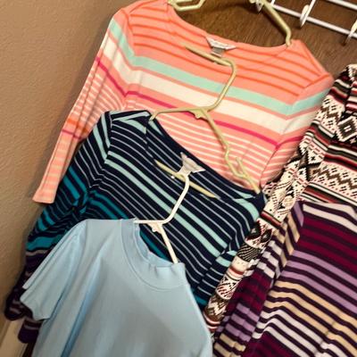 Lot of 5 tops