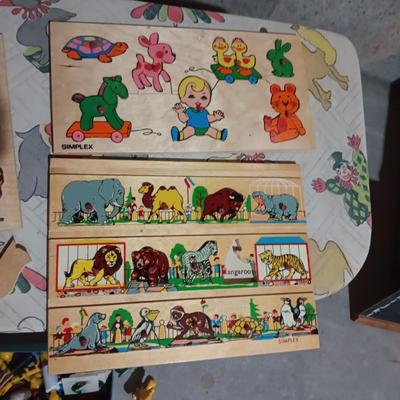 VINTAGE TOY BOX AND 3 WOODEN PUZZLES