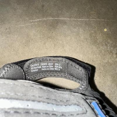 4 PAIRS OF OZARK TRAIL SANDALS, VARIOUS SIZES