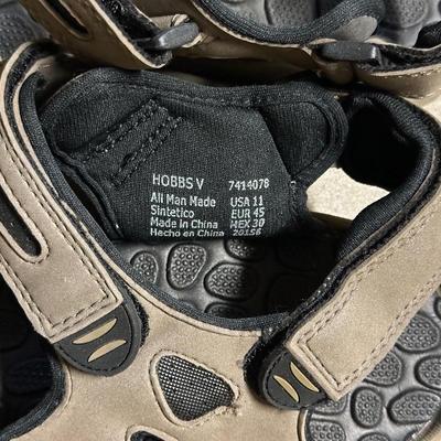 4 PAIRS OF OZARK TRAIL SANDALS, VARIOUS SIZES