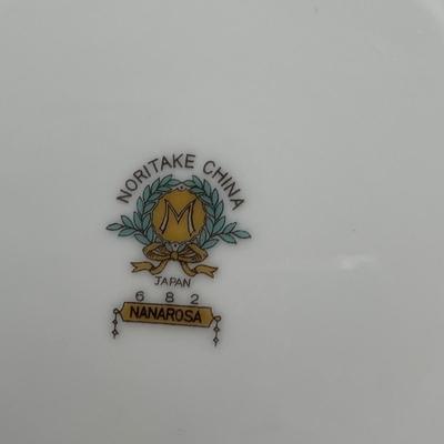 Noritake Nanarosa china set