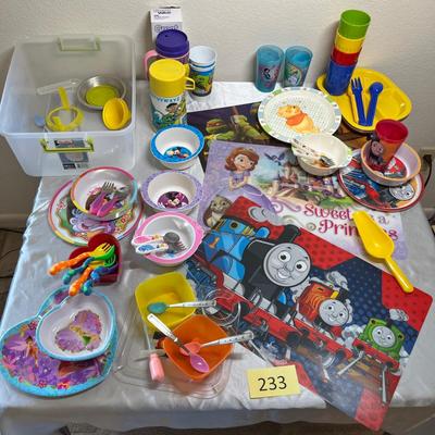 Tub of kids dishes & placemats