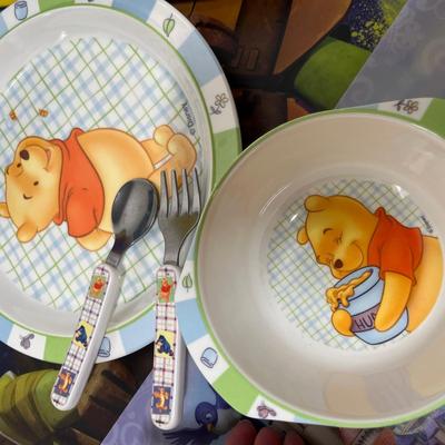 Tub of kids dishes & placemats