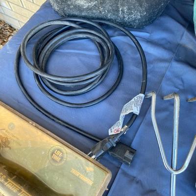 LOVELY BIRD BATH AND OTHER YARD GOODIE