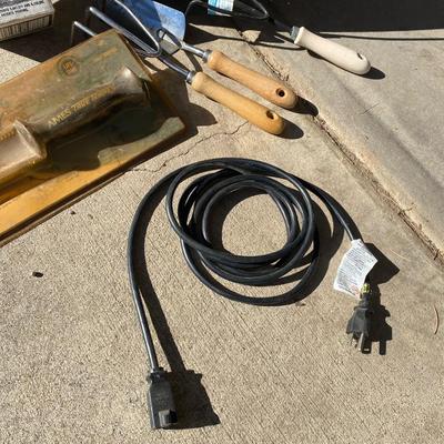 LOVELY BIRD BATH AND OTHER YARD GOODIE