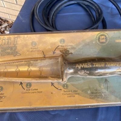 LOVELY BIRD BATH AND OTHER YARD GOODIE