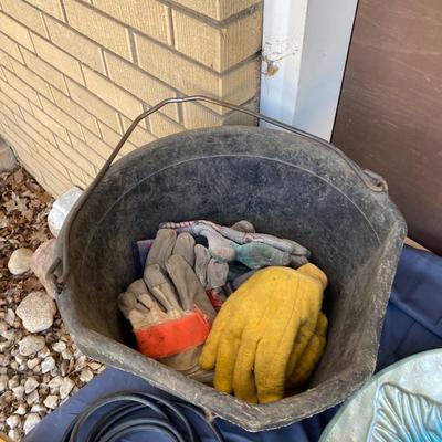 LOVELY BIRD BATH AND OTHER YARD GOODIE