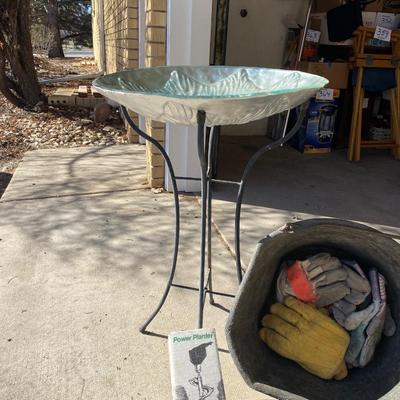 LOVELY BIRD BATH AND OTHER YARD GOODIE