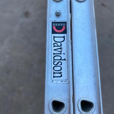 NICE LIGHT WEIGHT 16â€™ EXTENSION LADDER