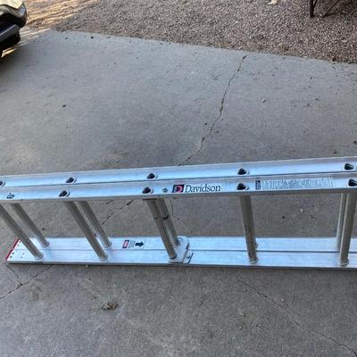 NICE LIGHT WEIGHT 16â€™ EXTENSION LADDER