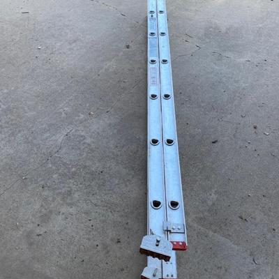 NICE LIGHT WEIGHT 16â€™ EXTENSION LADDER