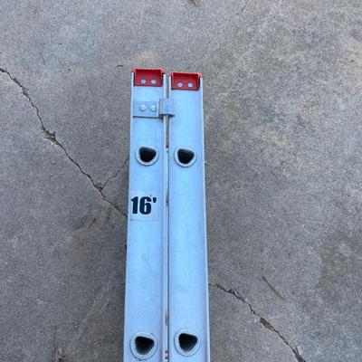 NICE LIGHT WEIGHT 16â€™ EXTENSION LADDER