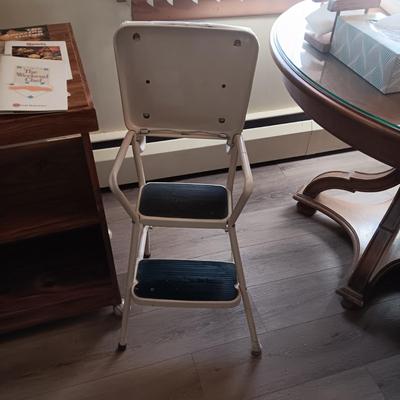 MICROWAVE CART, FEW COOK BOOKS AND KITCHEN STEP STOOL