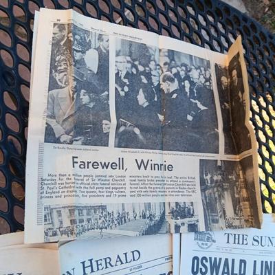 NEWSPAPER HEADLINES FOR JOHN F KENNEDY'S ASSASSINATION