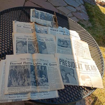 NEWSPAPER HEADLINES FOR JOHN F KENNEDY'S ASSASSINATION