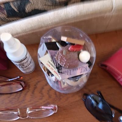 READER GLASSES, SUNGLASSES & FRIDGE MAGNETS