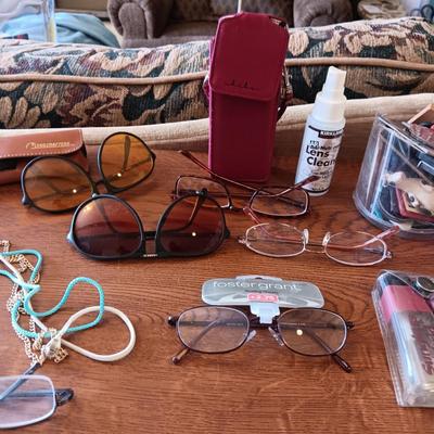 READER GLASSES, SUNGLASSES & FRIDGE MAGNETS