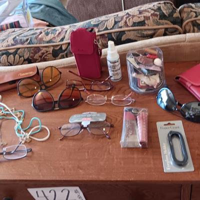 READER GLASSES, SUNGLASSES & FRIDGE MAGNETS