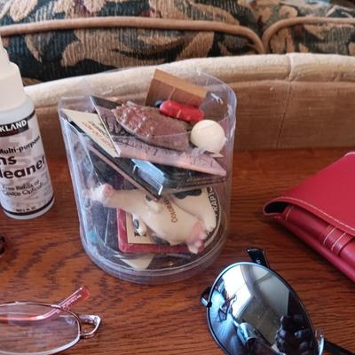 READER GLASSES, SUNGLASSES & FRIDGE MAGNETS