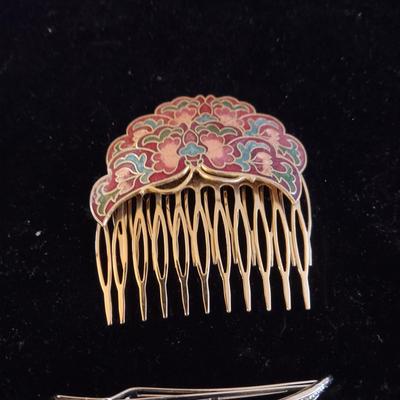 FANCY HAIR COMBS AND BARRETTES