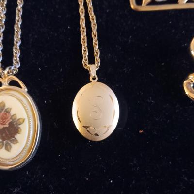 GOLD-TONE COSTUME JEWELRY