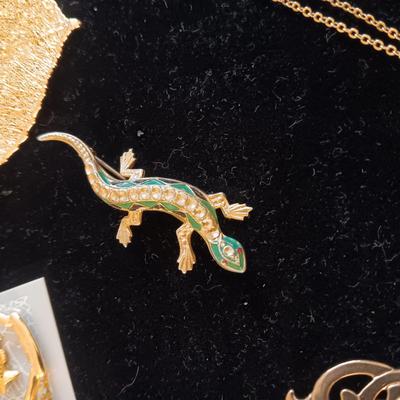 GOLD-TONE NECKLACES, PINS AND 24K GOLD FINISH ASPEN LEAF