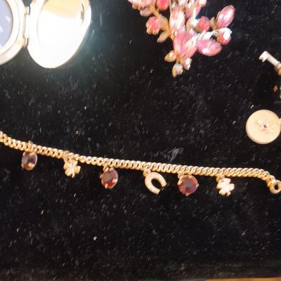 A GOOD VARIETY OF COSTUME JEWELRY