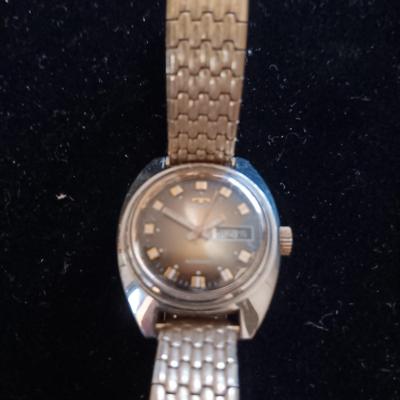 2 WATCHES, BEADED NECKLACES, EARRINGS AND MORE