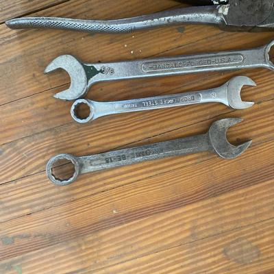 HELPFUL HAND TOOLS
