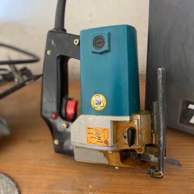 LIKE NEW PORTER CABLE CIRCULAR SAW AND A MIKITA JIG SAW