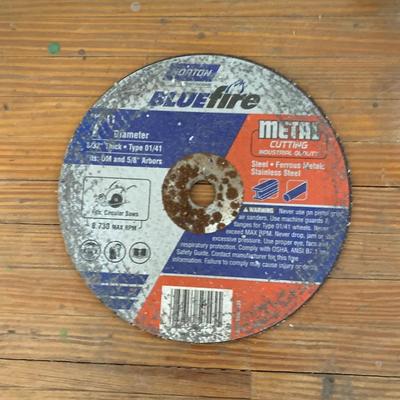 LIKE NEW PORTER CABLE CIRCULAR SAW AND A MIKITA JIG SAW